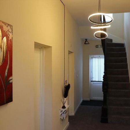 Madonna Villa Birmingham Eksteriør billede