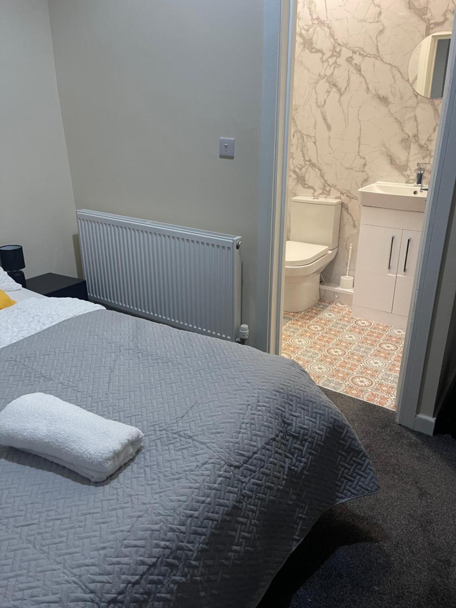 Madonna Villa Birmingham Eksteriør billede