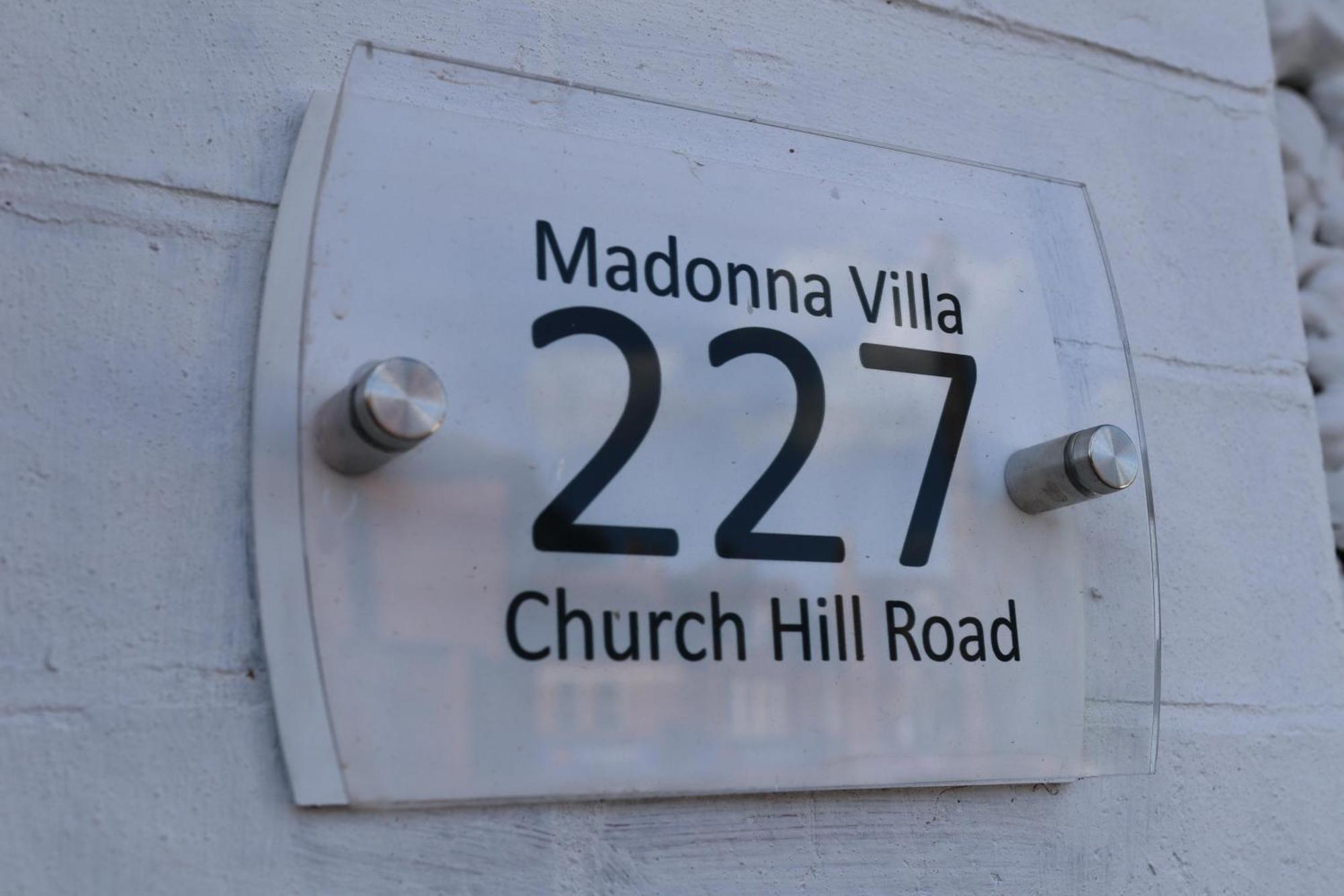 Madonna Villa Birmingham Eksteriør billede